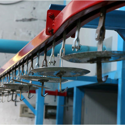 Vloeiende werking Poedercoating Productielijn Volledig automatisch Gemakkelijk te bedienen