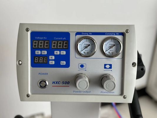 Machines voor het coachen van metalen oppervlakken met poeder en met handmatige elektrostatische spuitgeweren