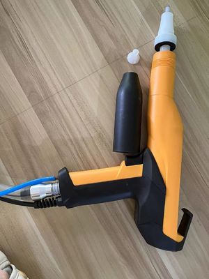 Stalen substraat Gema OptiFlex 2 poedercoating sproeipistool met regeleenheid 220V.380V